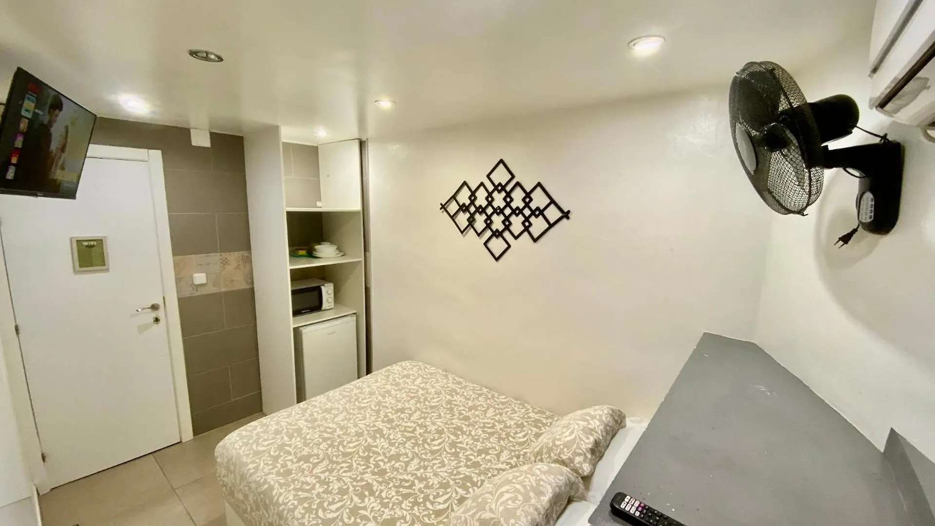 Suites Nuevas Con Bano Privado Frente Al Metro St Mwc Barcelona-Fira Οσπιταλέτ ντε Λιοβρεγάτ