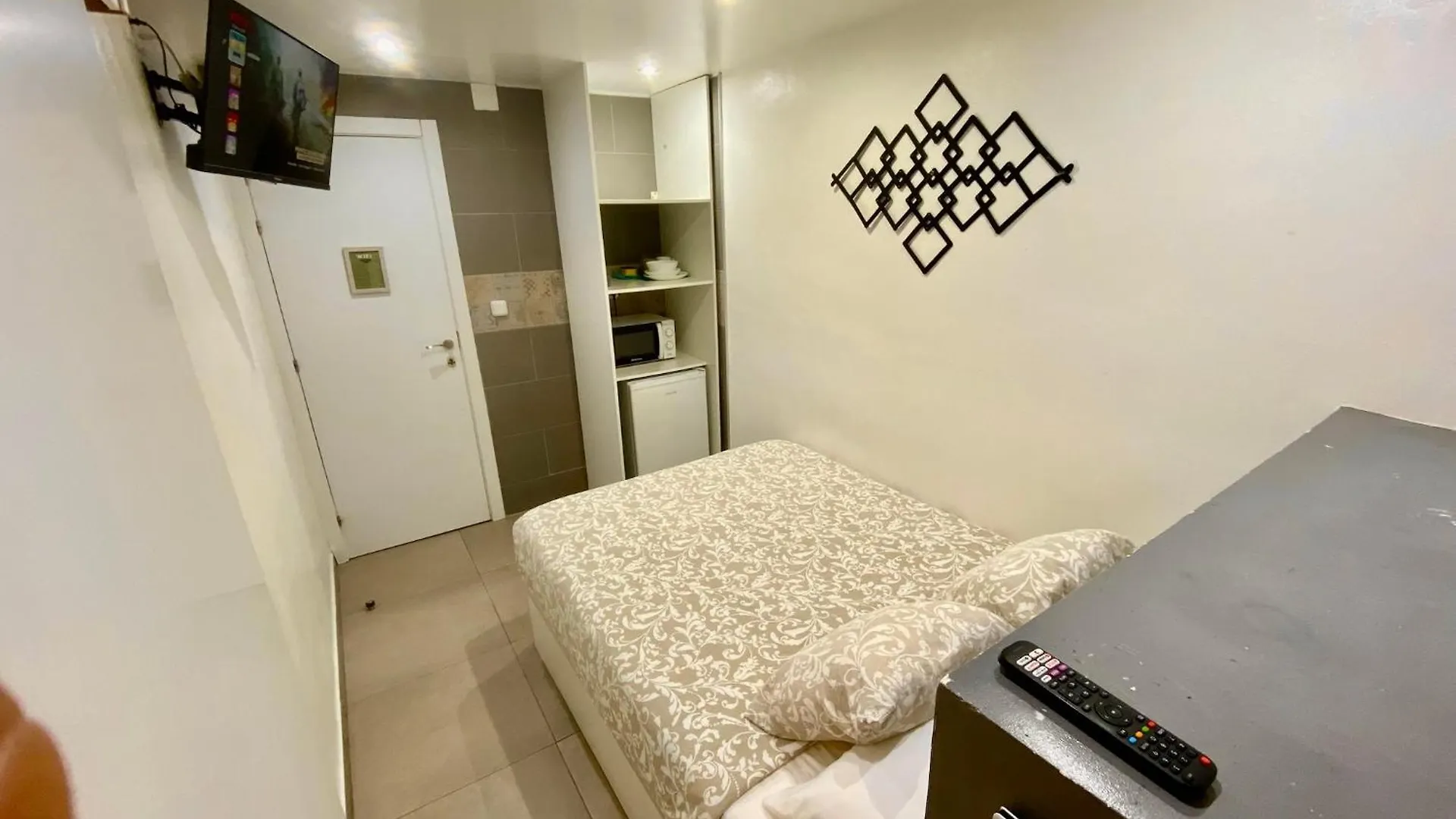 Suites Nuevas Con Bano Privado Frente Al Metro St Mwc Barcelona-Fira location