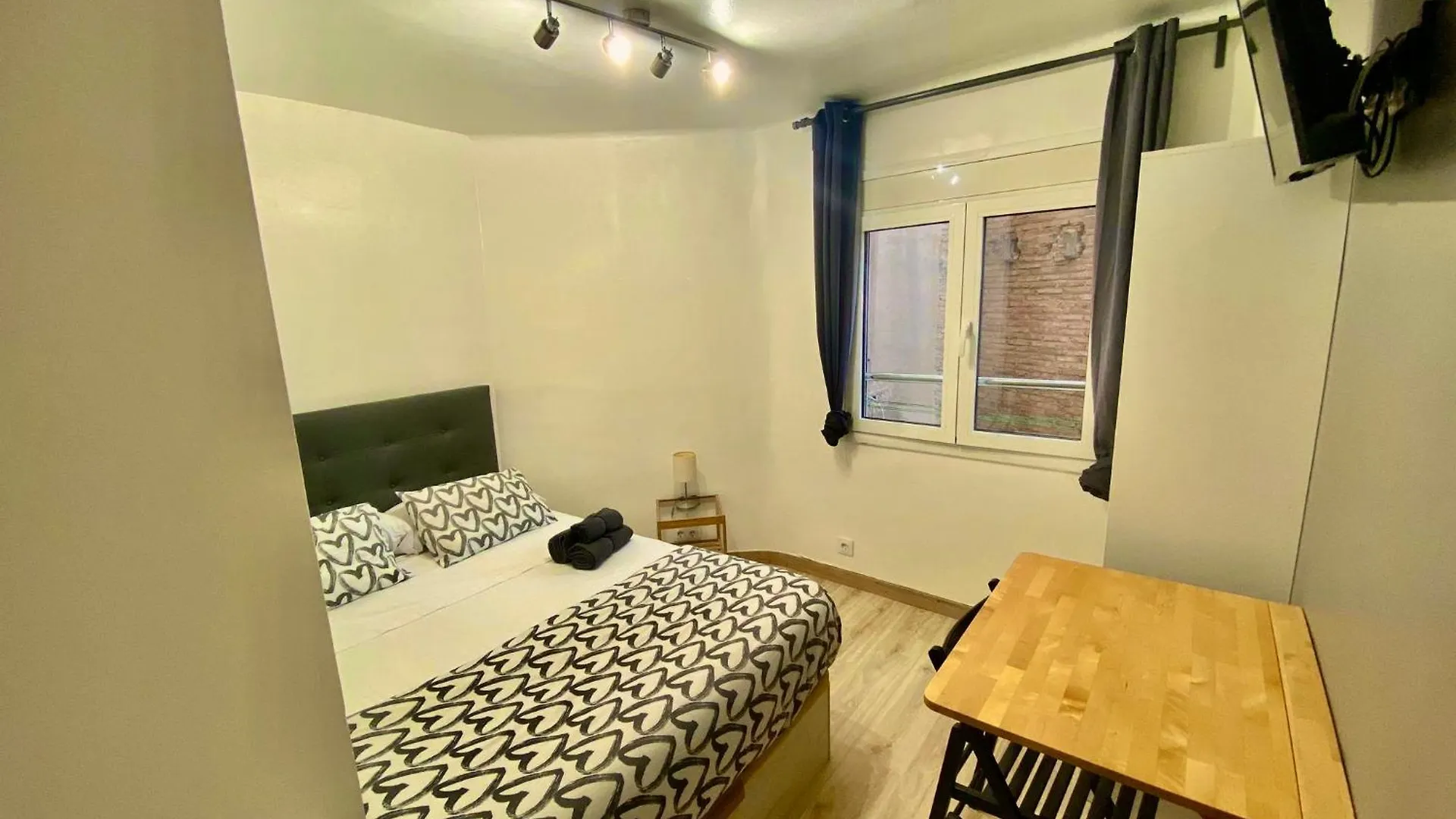 Suites Nuevas Con Bano Privado Frente Al Metro St Mwc Barcelona-Fira L'Hospitalet de Llobregat 0*,  Spain