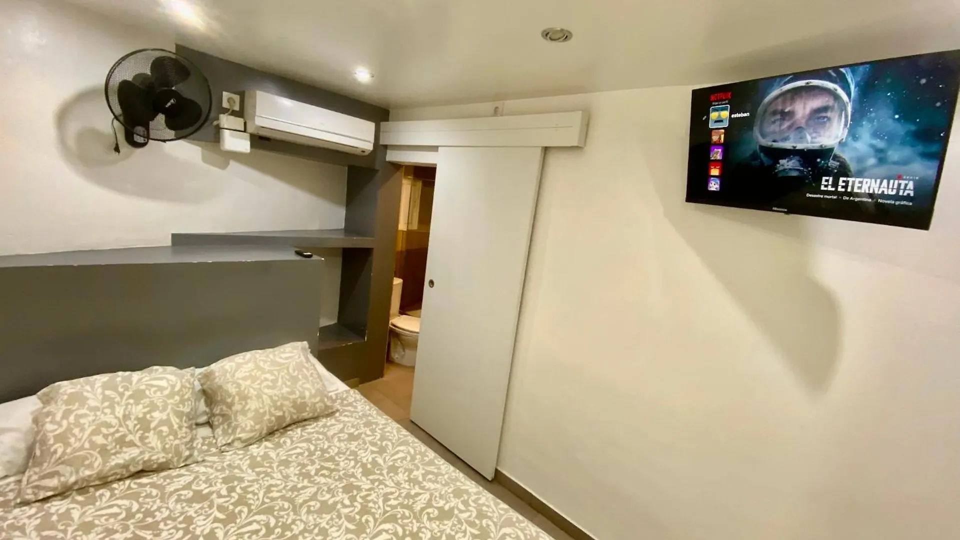Apartment Suites Nuevas Con Bano Privado Frente Al Metro St Mwc Barcelona-Fira L'Hospitalet de Llobregat