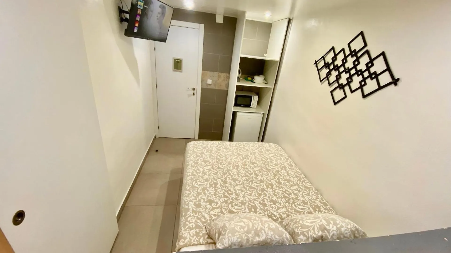 Apartment Suites Nuevas Con Bano Privado Frente Al Metro St Mwc Barcelona-Fira L'Hospitalet de Llobregat